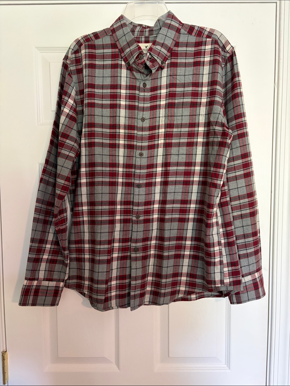 American Eagle Men's Long-Sleeve Plaid Button-Down Shirt
